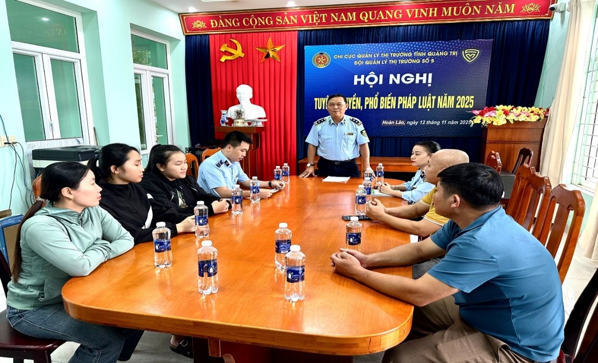 Đội Quản lý thị trường số 5 tuyên truyền, phổ biến, nâng cao nhận thức, ý thức chấp hành pháp luật năm 2025.